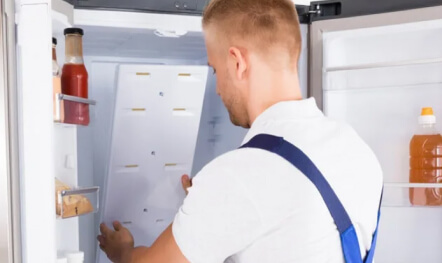 Профессиональная замена температурного датчика в холодильнике, невысокая стоимость услуги